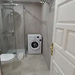 Paradise, Nº5 Apartment