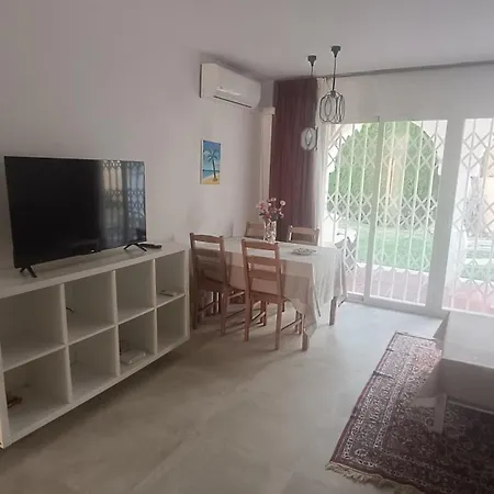 Paradise, Nº5 Apartment *